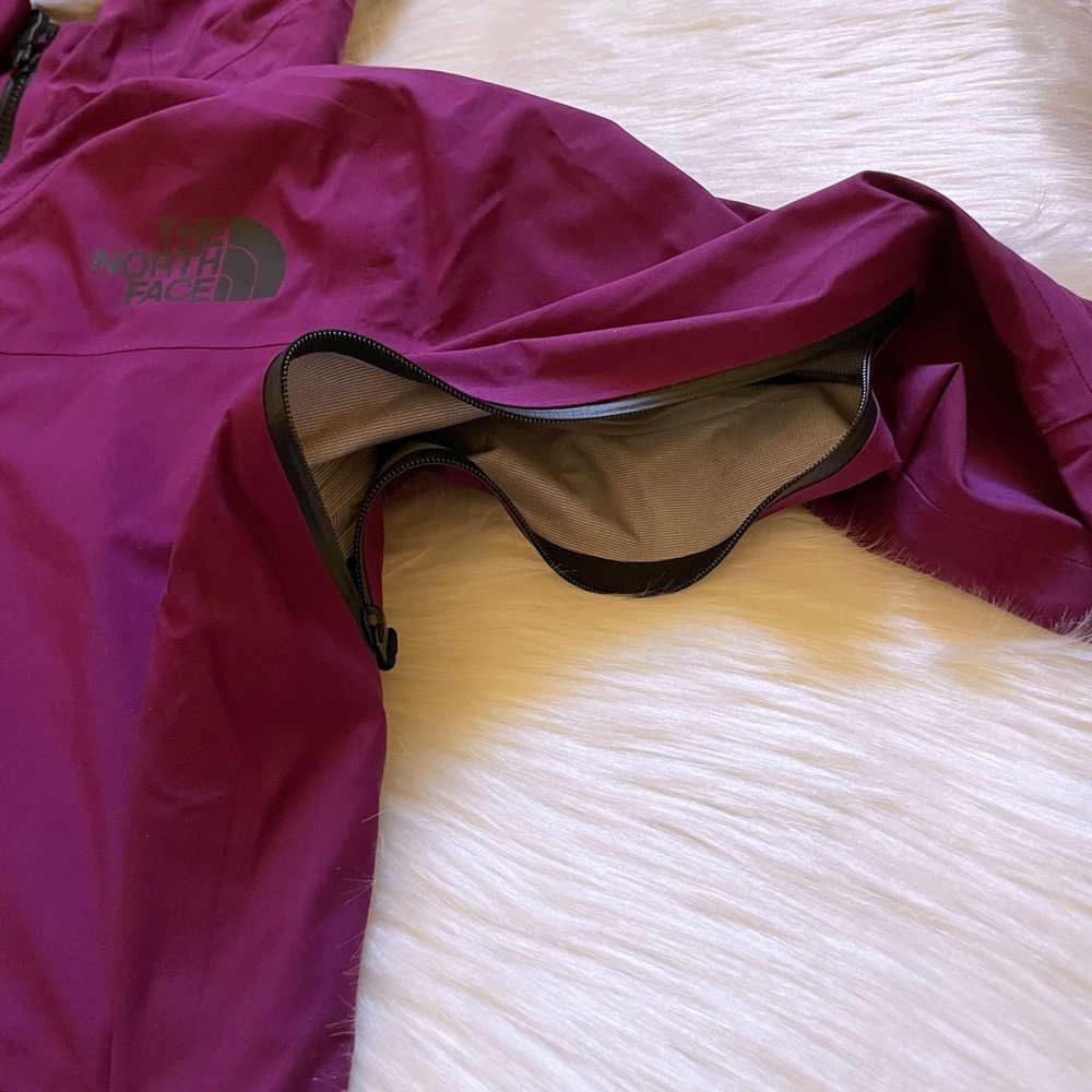 The North Face Women’s Freethinker FUTURELIGHT Steep Series Jacket - Picture 5 of 13